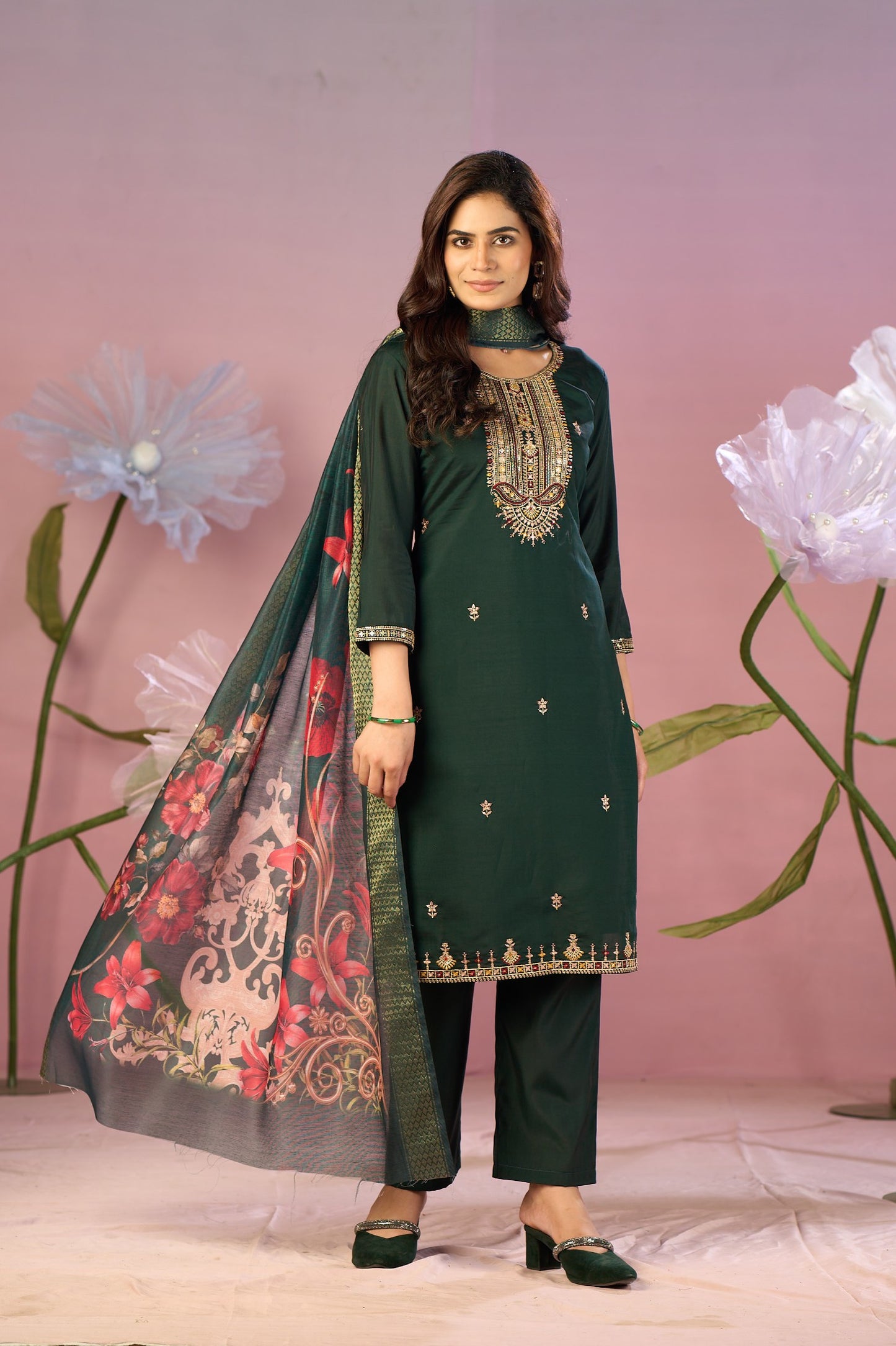 Green Silk Kurta Set with Zari Embroidery & Designer Floral Dupatta