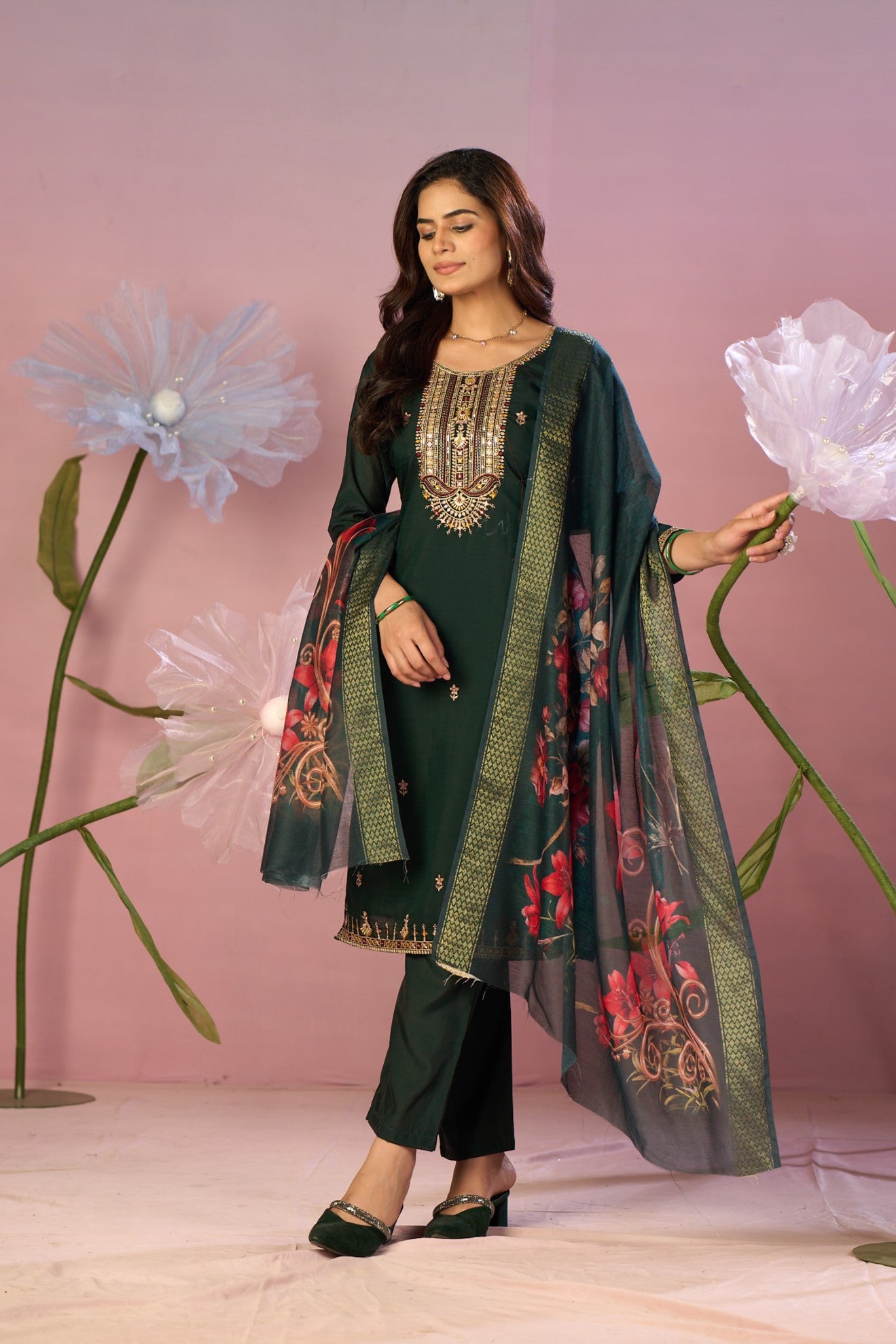 Green Silk Kurta Set with Zari Embroidery & Designer Floral Dupatta